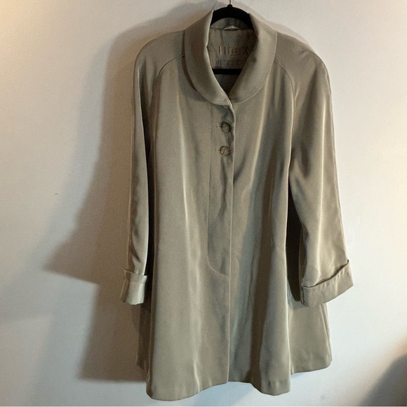 UTEX LIMITED EDITION Sz 12 Trench Coat Turned Collar Shoulder Pads Back Slit - Picture 1 of 12
